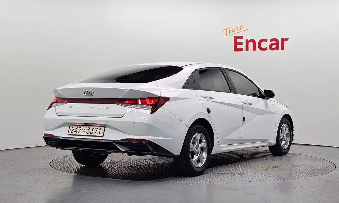 Hyundai AVANTE — фото 2