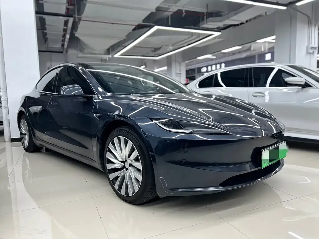 Tesla Model 3 — фото 5