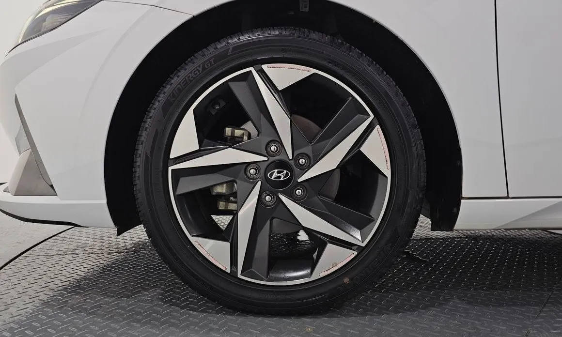 Hyundai AVANTE — фото 9