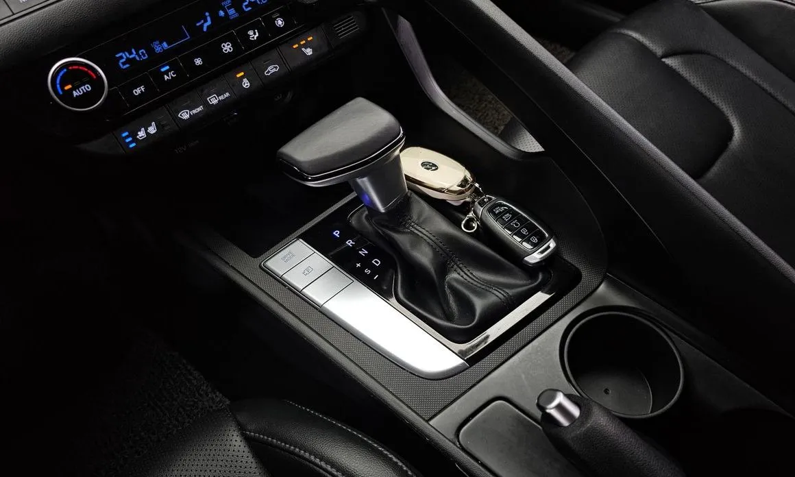 Hyundai AVANTE — фото 2