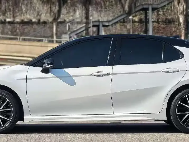 Toyota Camry — фото 6