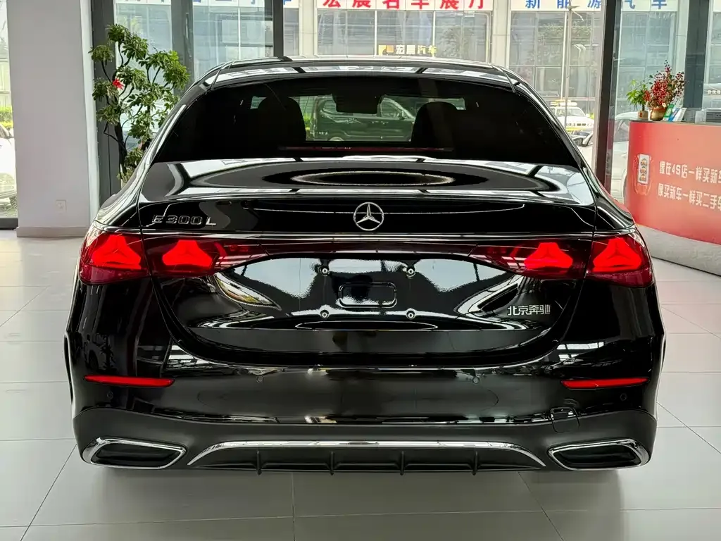 Mercedes-Benz E-Class — фото 10