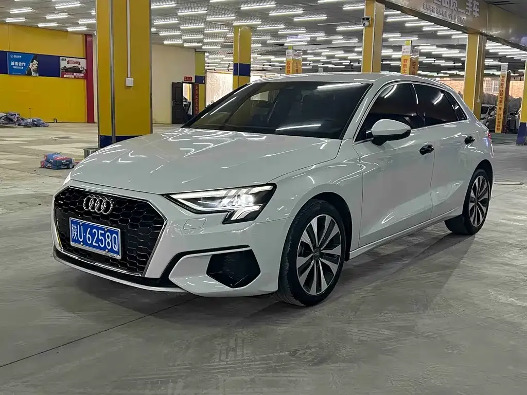 Audi A3 — фото 1