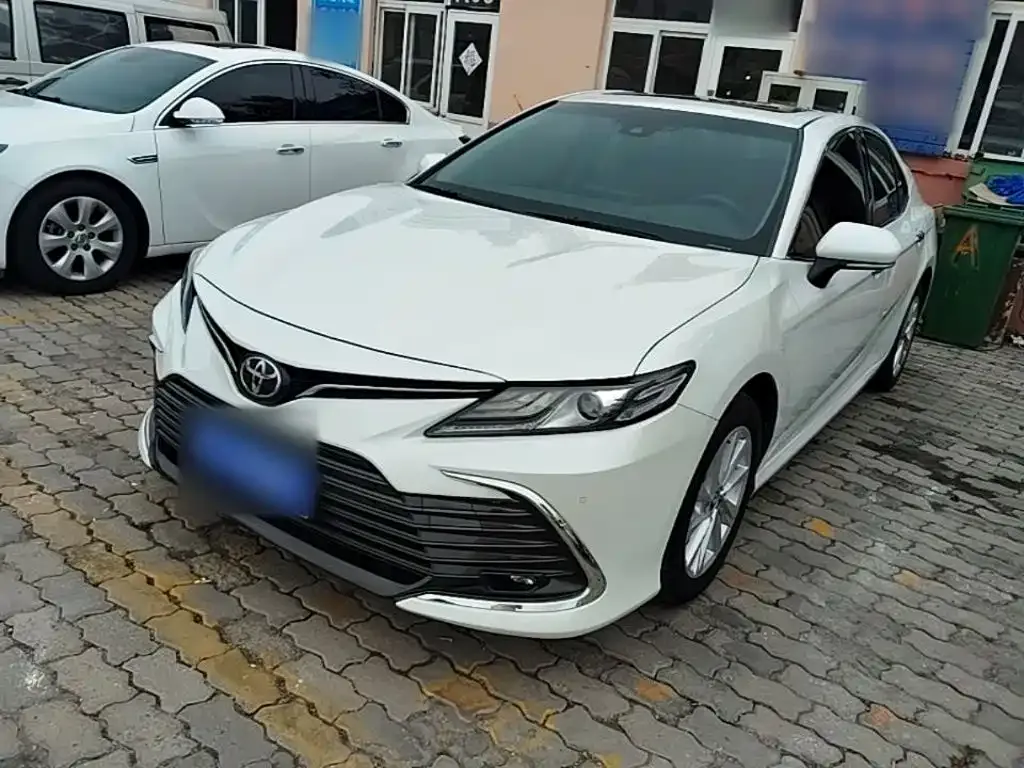 Toyota Camry — фото 5
