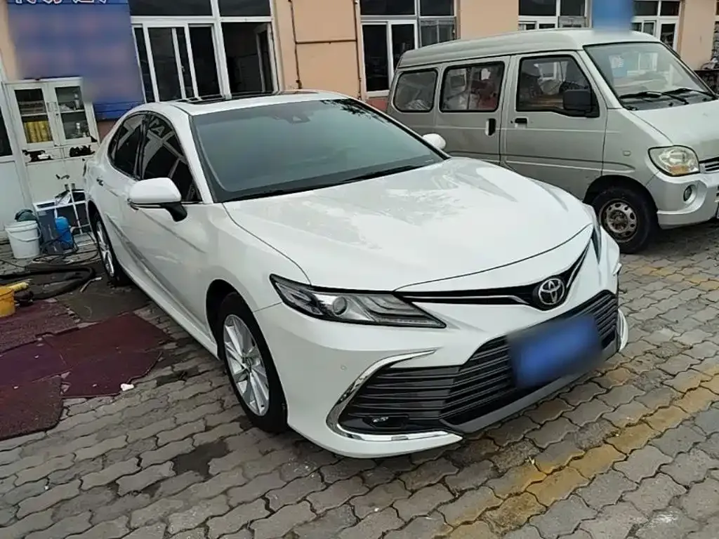Toyota Camry — фото 8