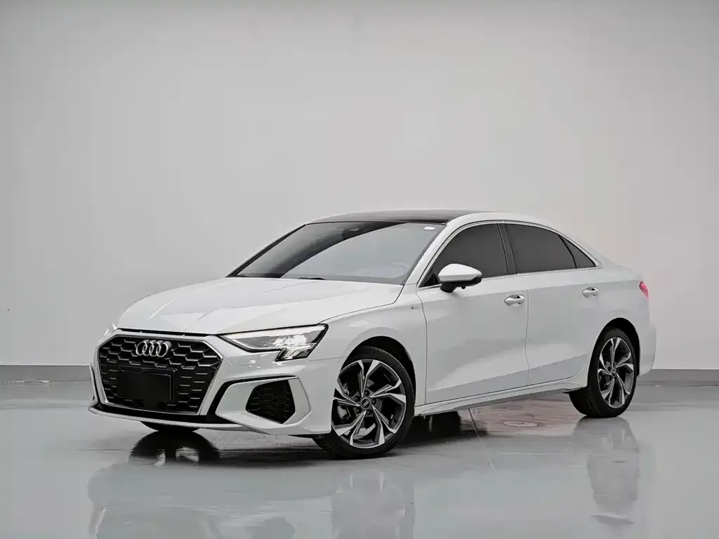 Audi A3 — фото 1