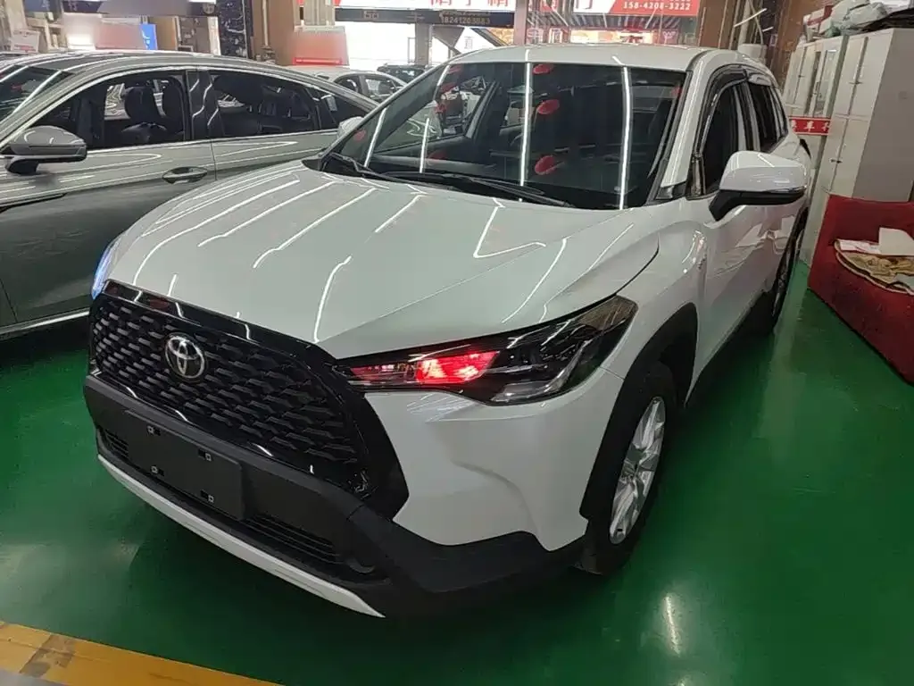 Toyota Corolla Cross — фото 1