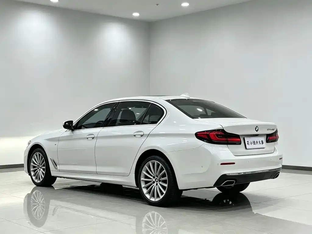 BMW 5 Series — фото 3