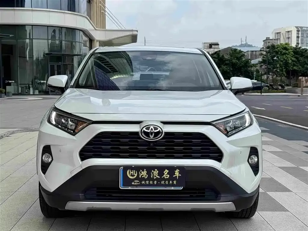 Toyota RAV4 — фото 3