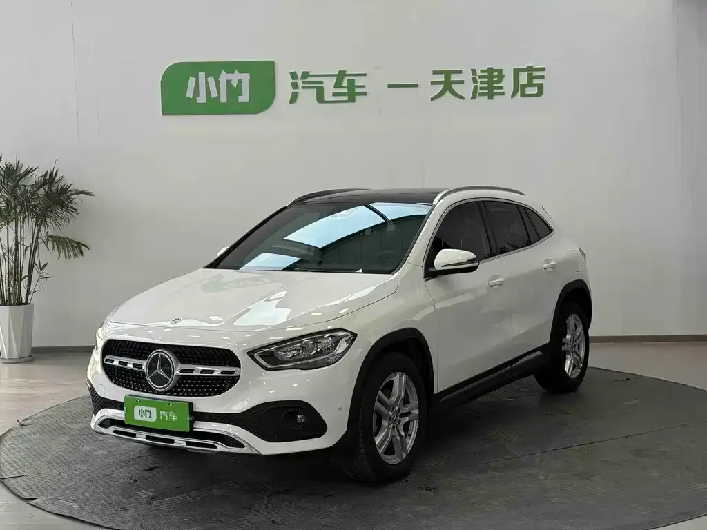 Mercedes-Benz GLA — фото 1