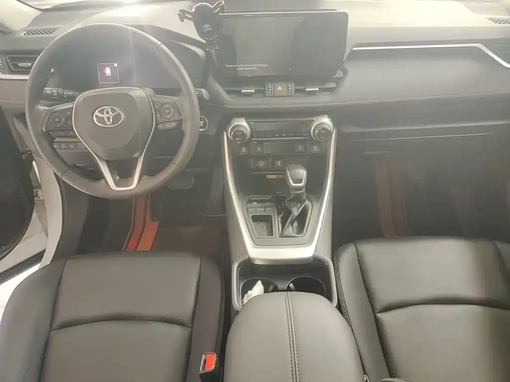Toyota RAV4 — фото 6