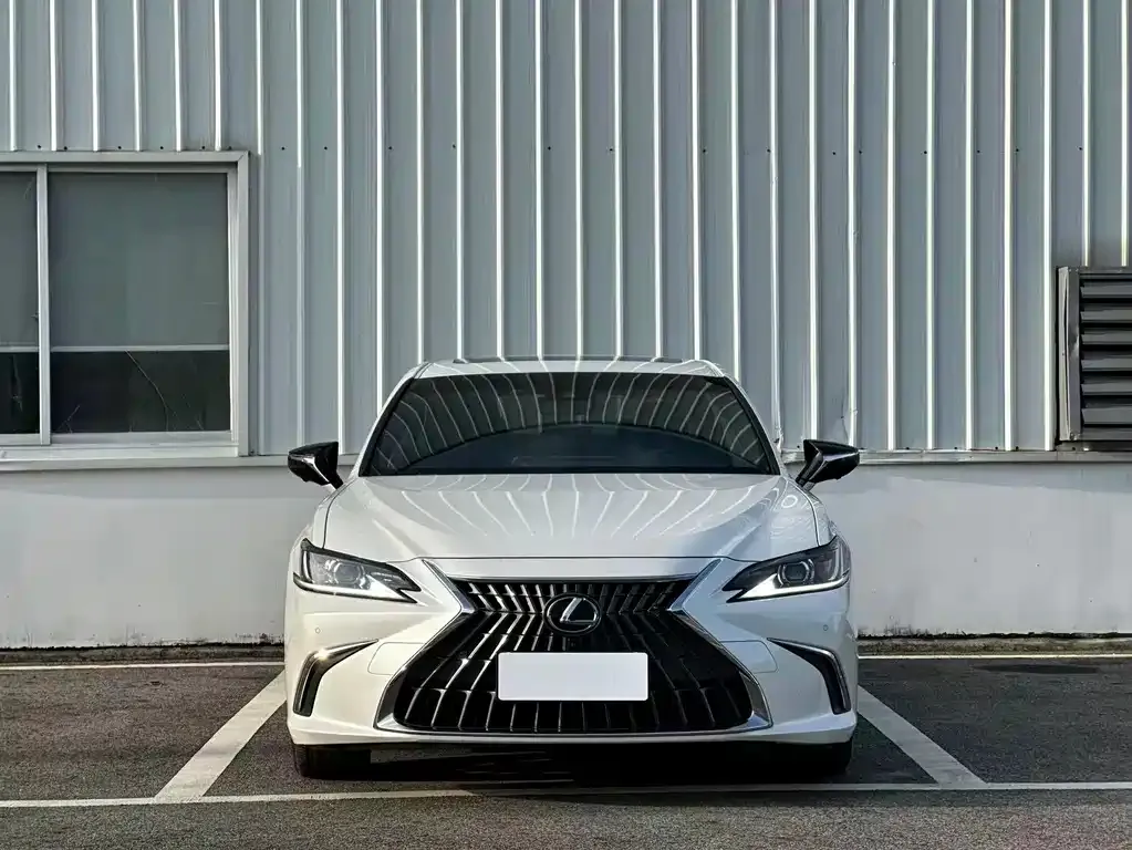 Lexus ES — фото 6