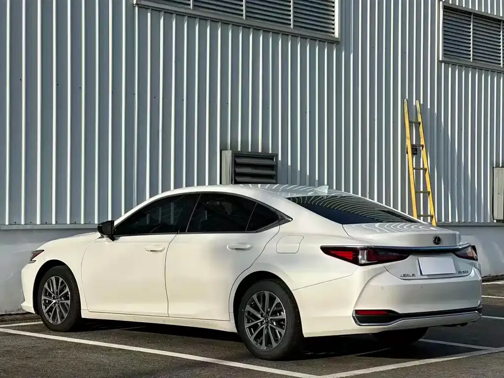 Lexus ES — фото 2