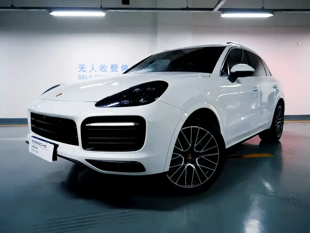 Porsche Cayenne — фото 1