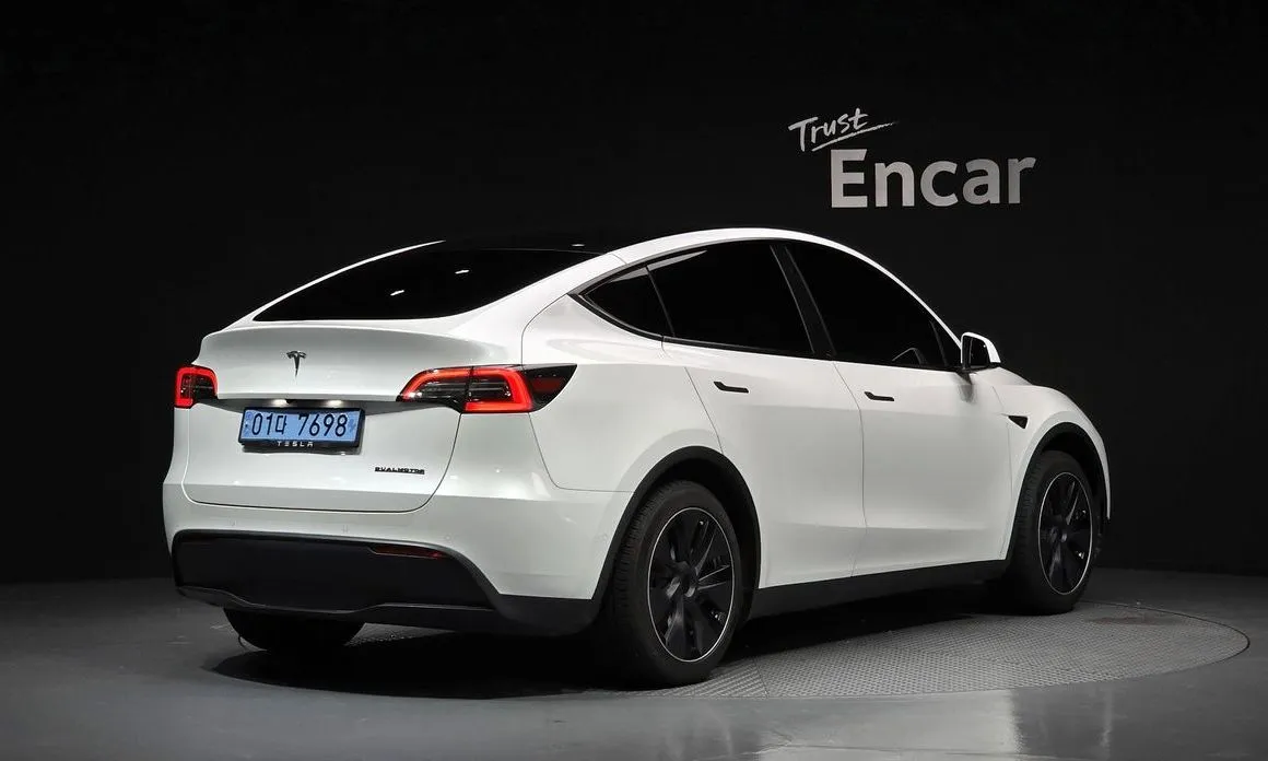 Tesla Model Y — фото 4
