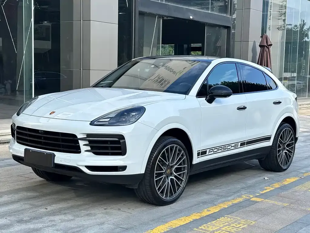 Porsche Cayenne — фото 1