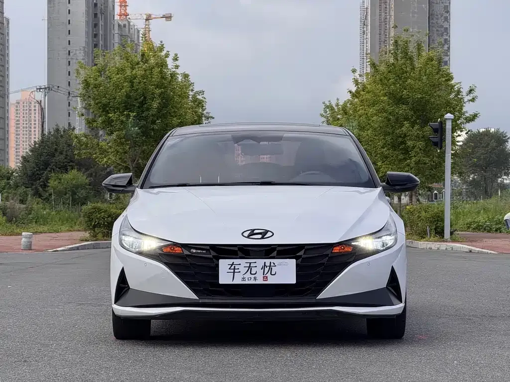 Hyundai Elantra — фото 8