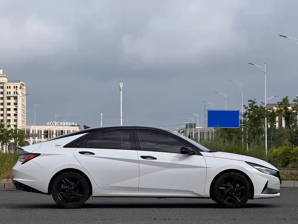 Hyundai Elantra — фото 6