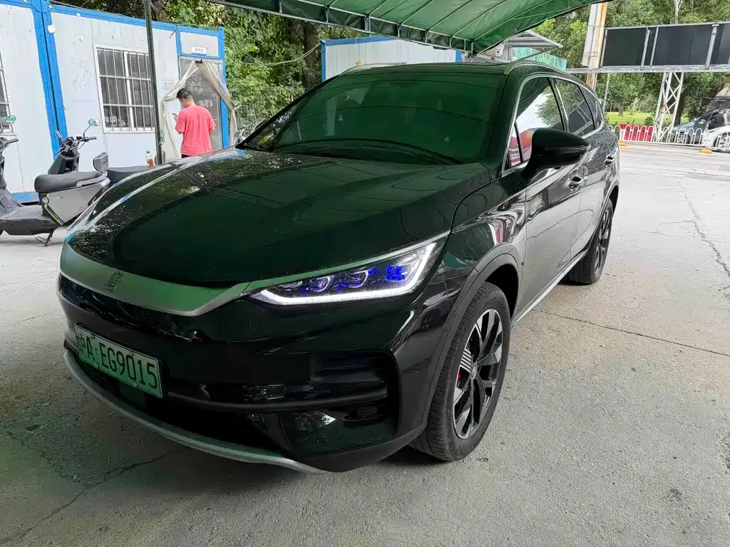 BYD Tang New Energy — фото 1
