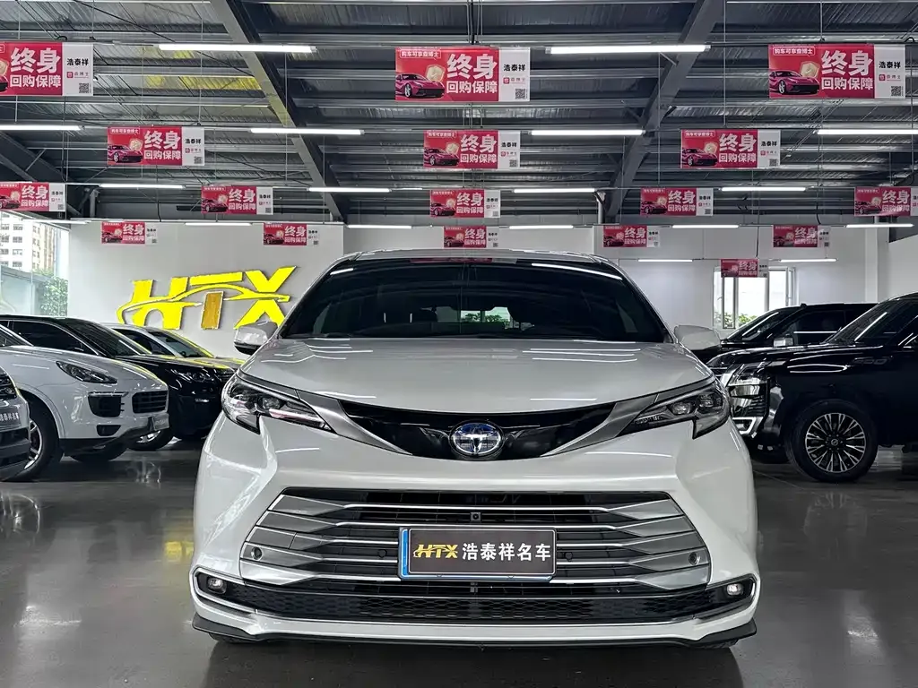 Toyota Sienna — фото 9