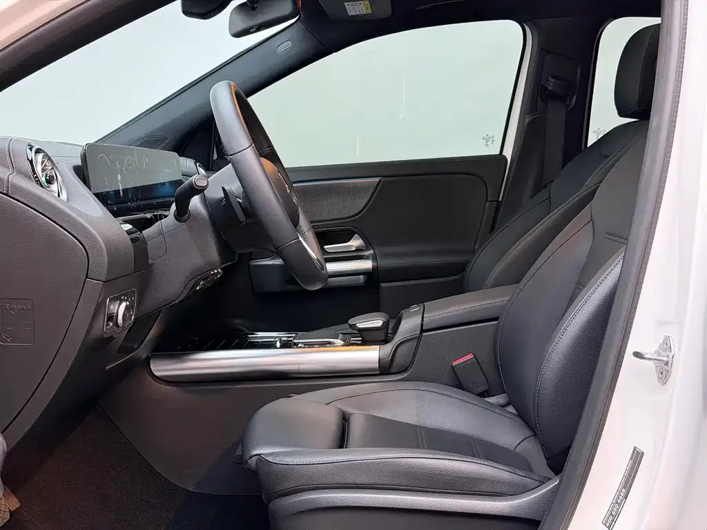 Mercedes-Benz GLA — фото 10