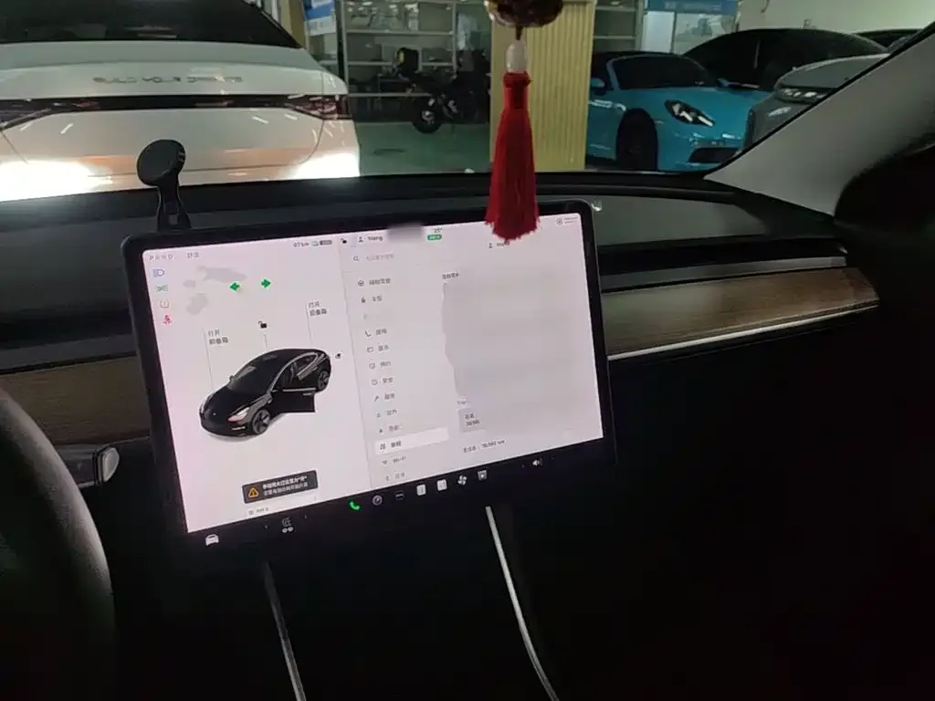 Tesla Model 3 — фото 3