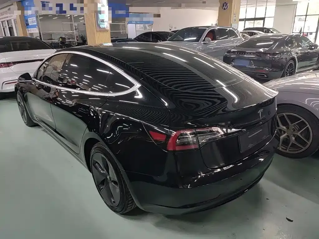 Tesla Model 3 — фото 8
