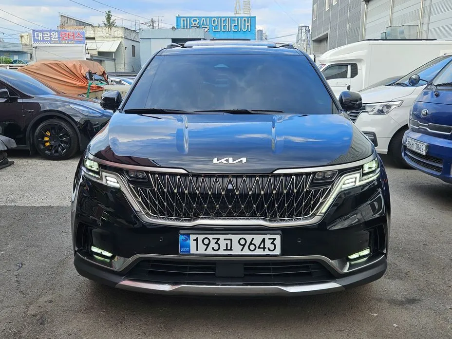 Kia Carnival — фото 1
