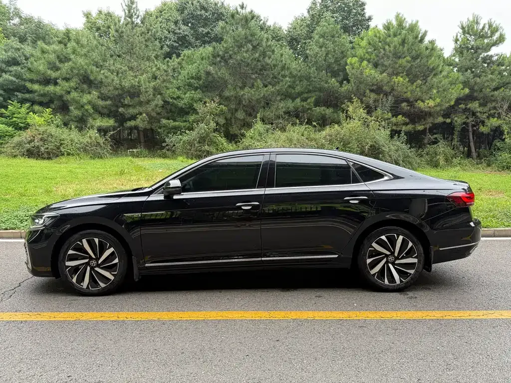Volkswagen Passat — фото 10