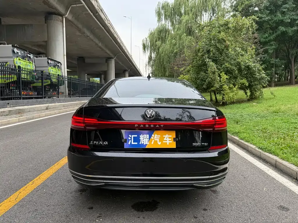 Volkswagen Passat — фото 9
