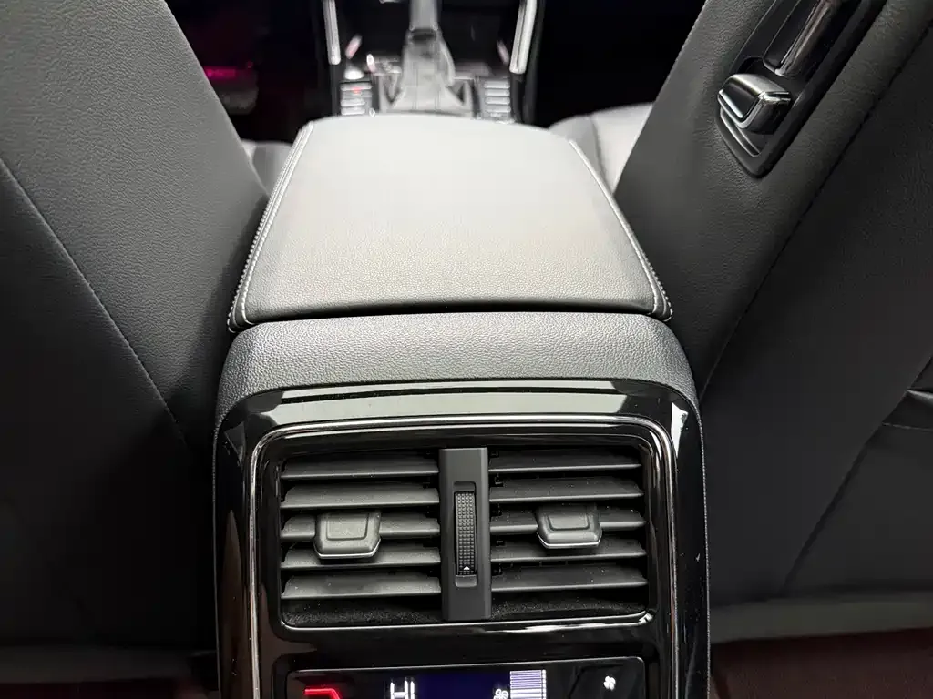 Volkswagen Passat — фото 7