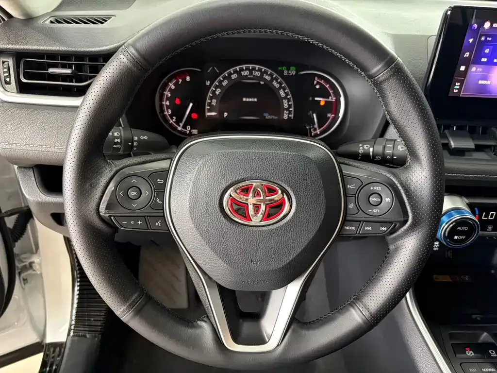 Toyota RAV4 — фото 4