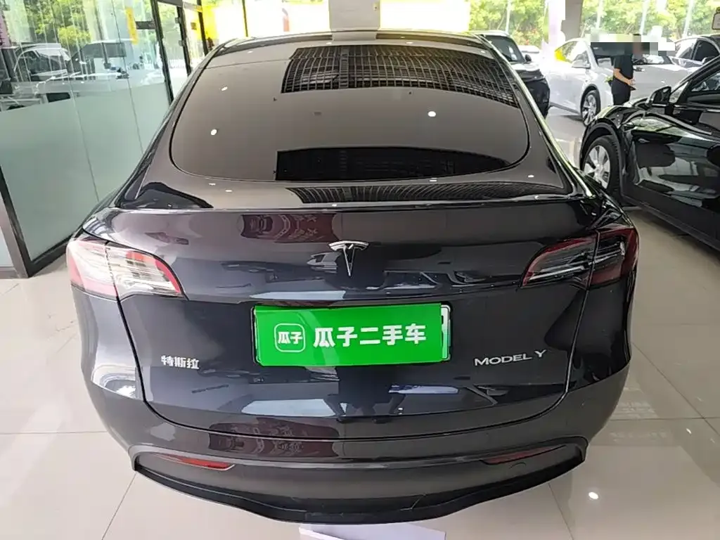 Tesla Model Y — фото 7