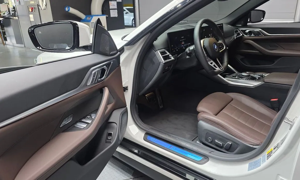 BMW i4 — фото 10