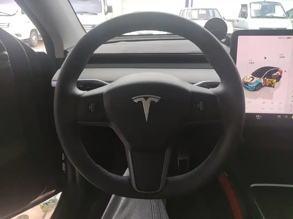 Tesla Model Y — фото 7