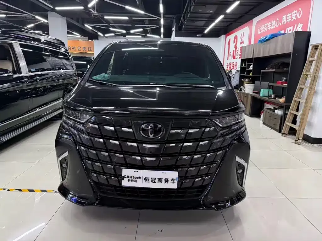 Toyota Alphard — фото 7