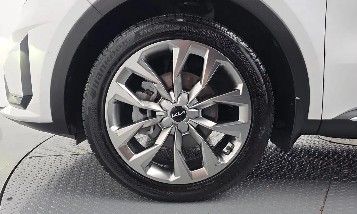 Kia Sorento — фото 6