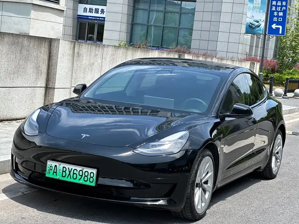 Tesla Model 3 — фото 3