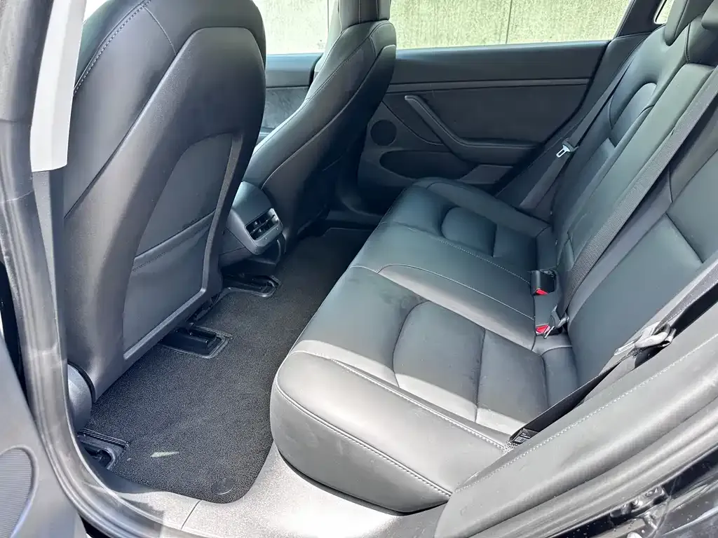Tesla Model 3 — фото 6