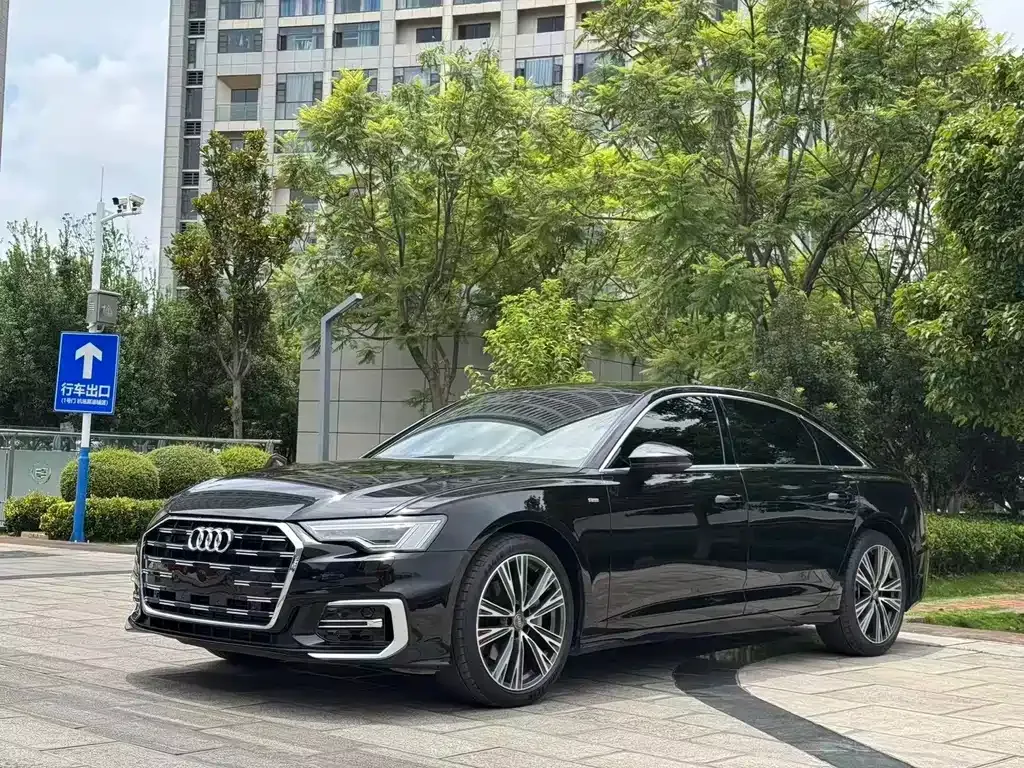 Audi A6L — фото 1