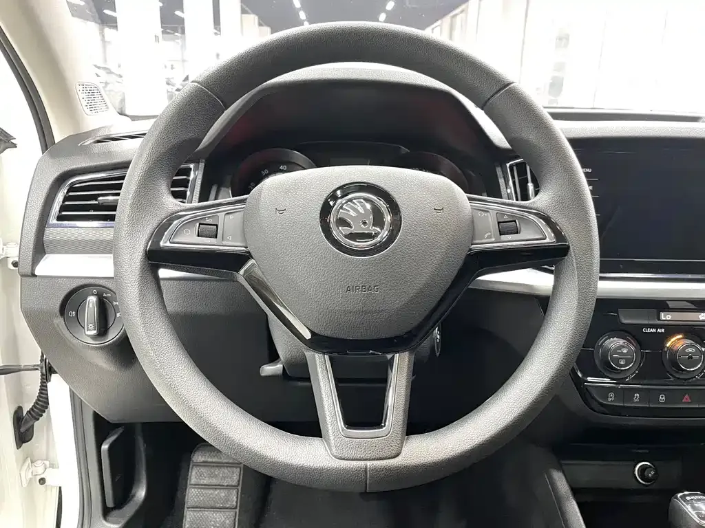 Skoda Kamiq — фото 7
