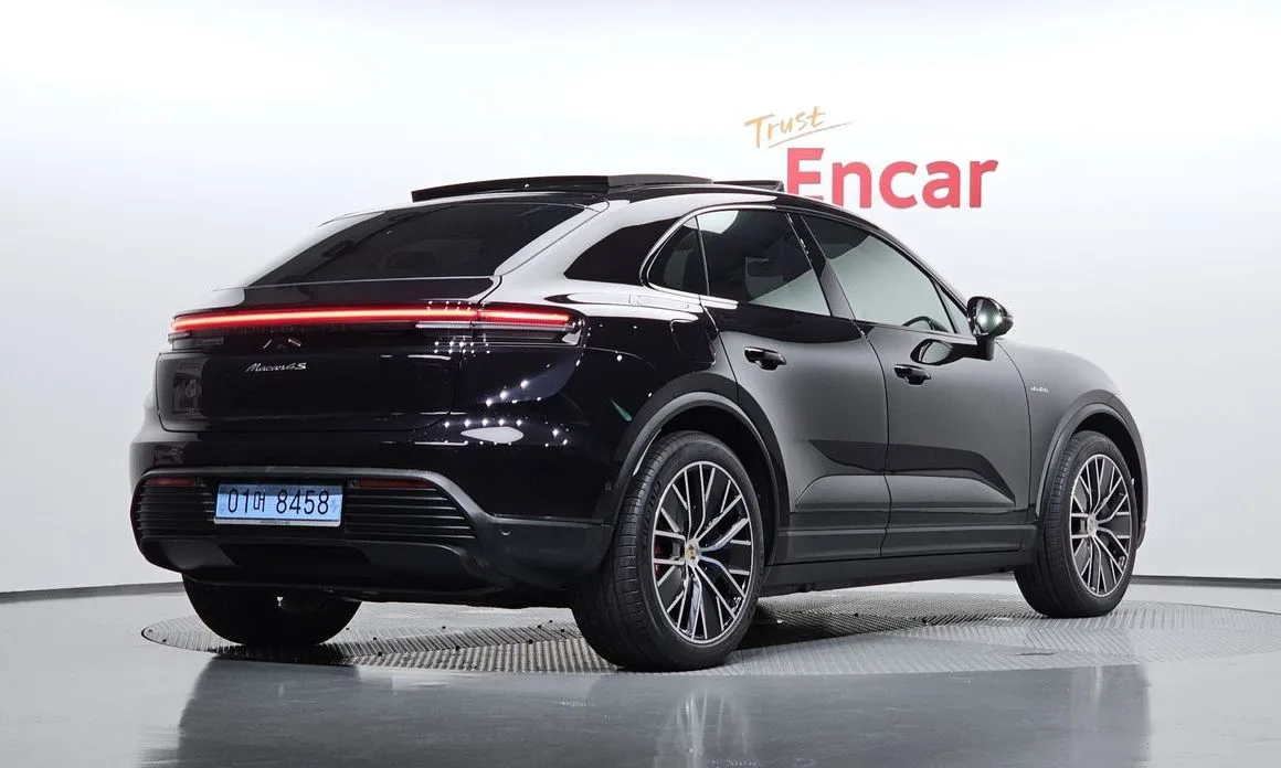 Porsche Macan — фото 6