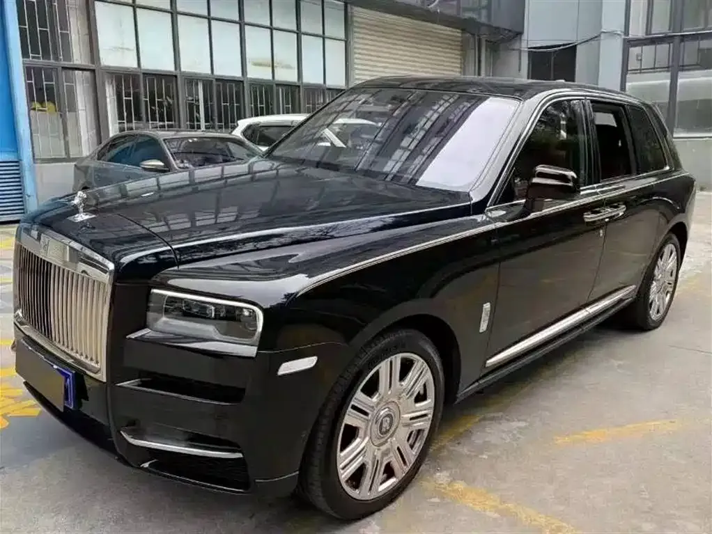 Rolls-Royce Cullinan — фото 1