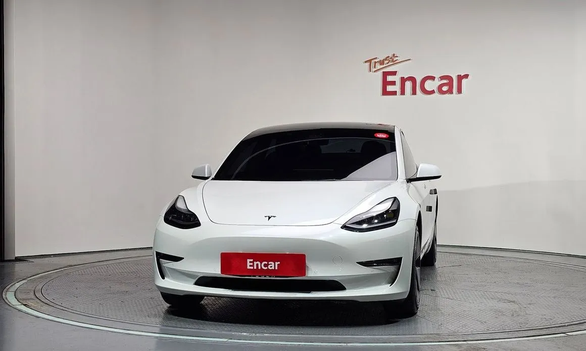 Tesla Model 3 — фото 3