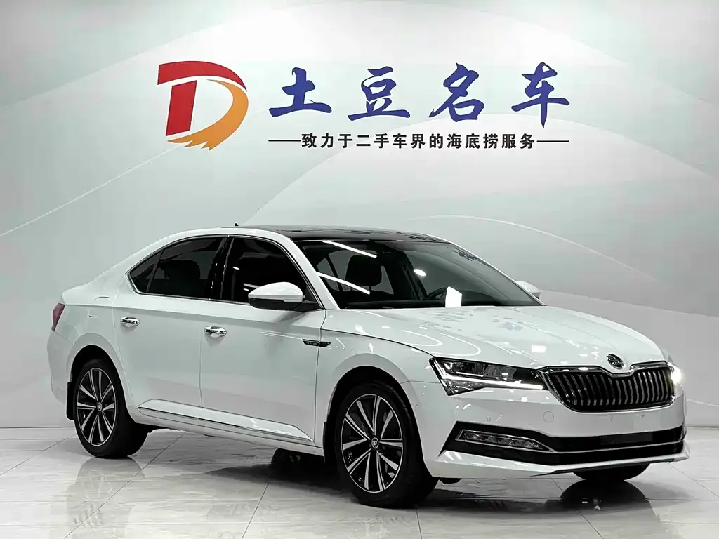 Skoda Superb — фото 9