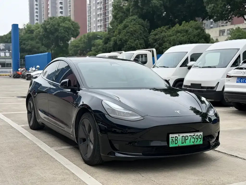Tesla Model 3 — фото 4