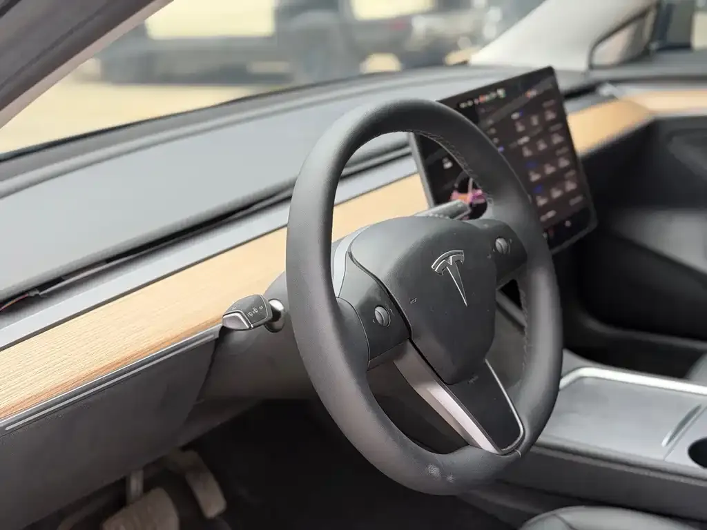 Tesla Model 3 — фото 5