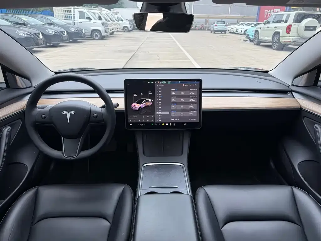Tesla Model 3 — фото 10