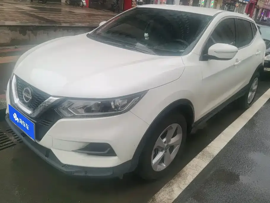 Nissan Qashqai — фото 1