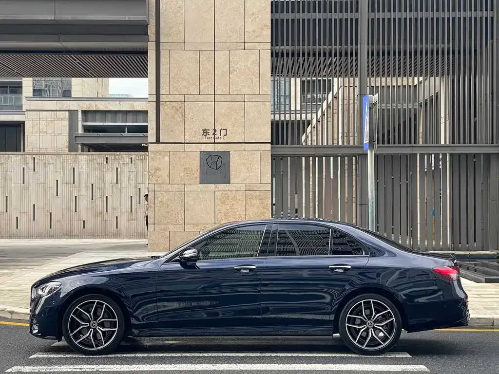 Mercedes-Benz E-Class (Import) — фото 3